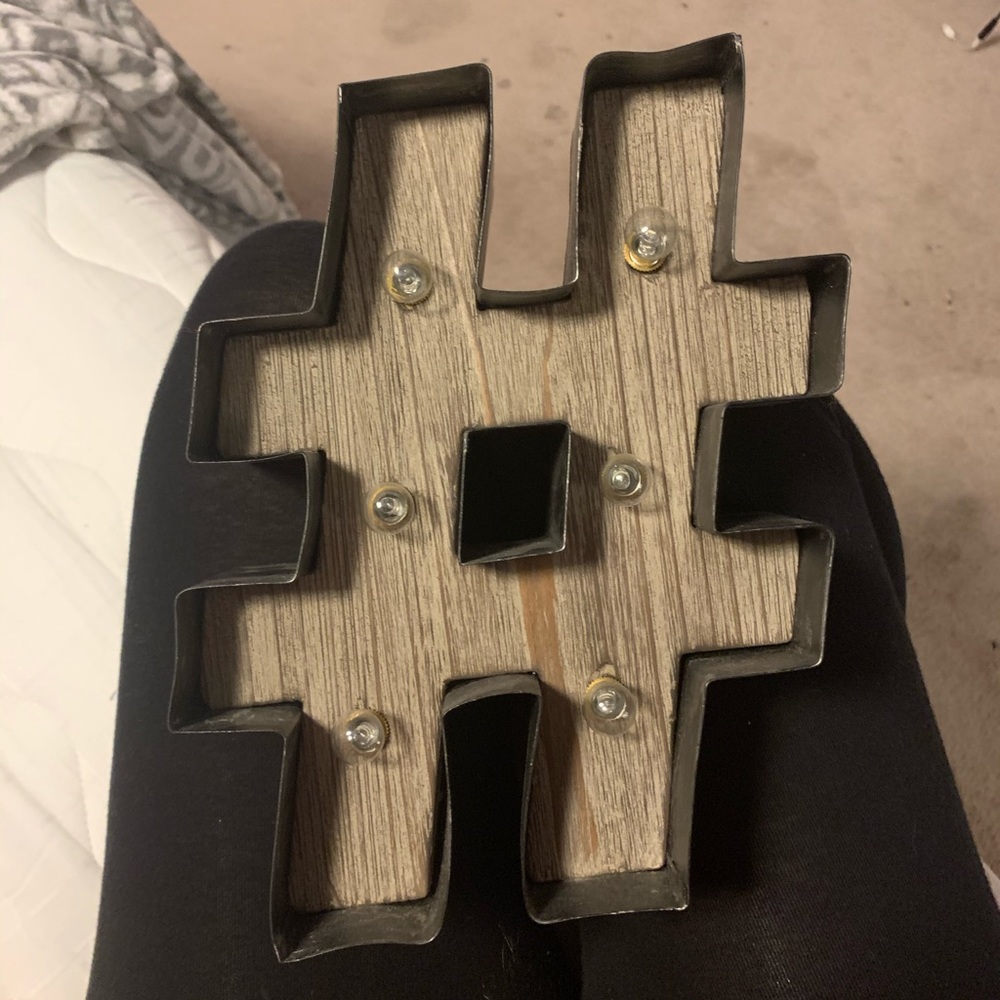 Light up hashtag decor